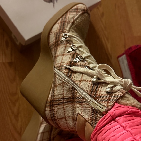 Jessica simpson maxwell plaid combo wedge boots. - Picture 10 of 10